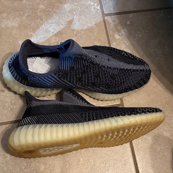 Black/Grey Yeezys - Picture 2 of 6